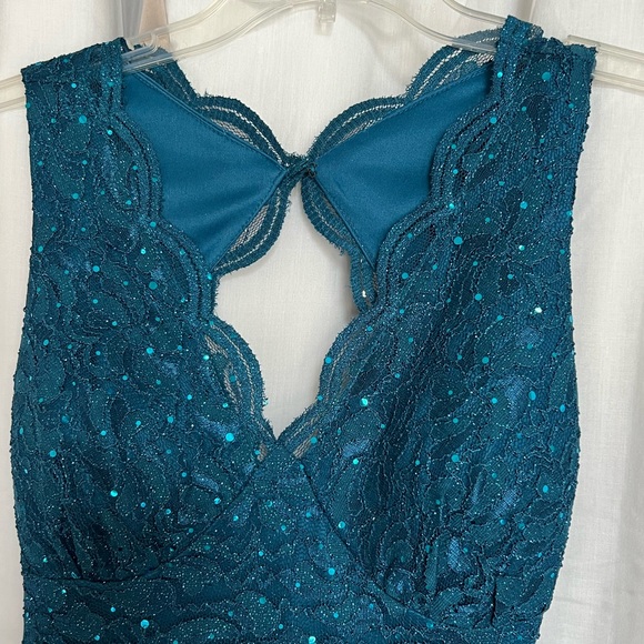 Sequin Mermaid Style Dress - Picture 3 of 8